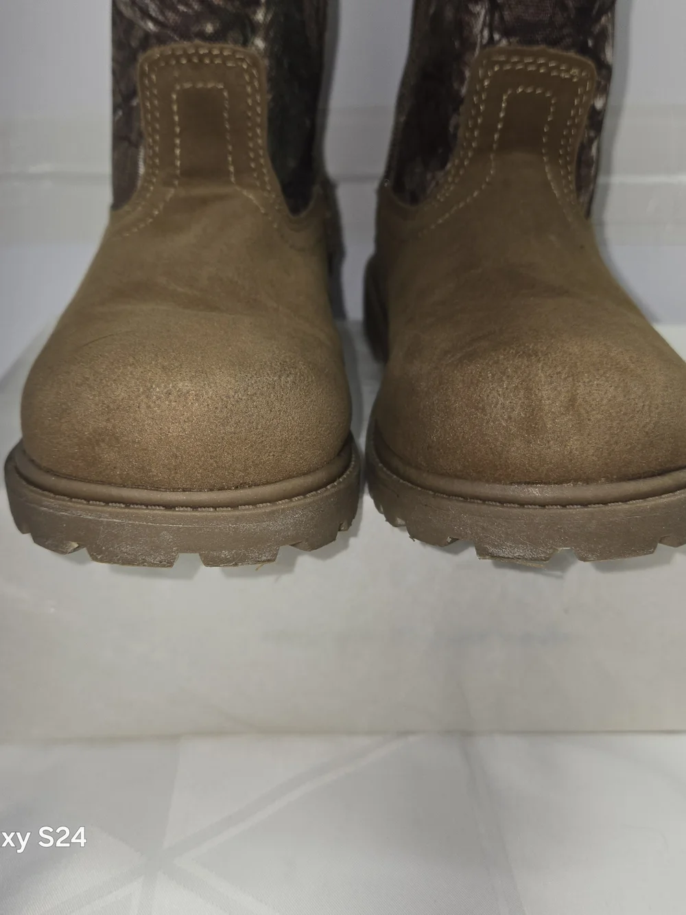 Magellan Outdoors Girl's Camo Boots Tan Brush Suede Size 1D